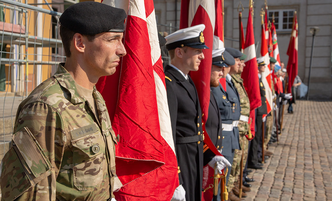 Foto fra den officielle parade på Flagdag for Danmarks udsendte 5. september 2018 på Thorvaldsens Plads.